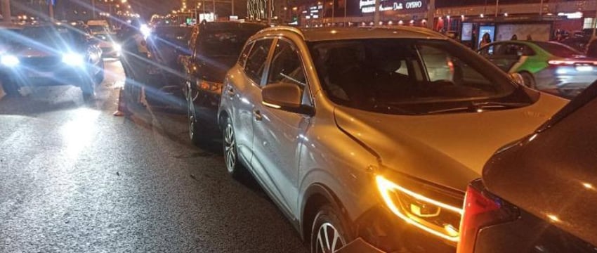 «Паровоз» из пяти машин на проспекте Независимости в Минске
