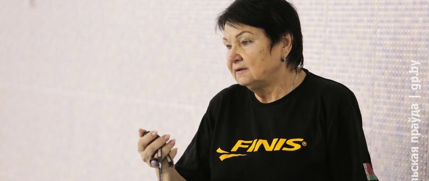 В Гомеле работает 80-летняя тренер по плаванию