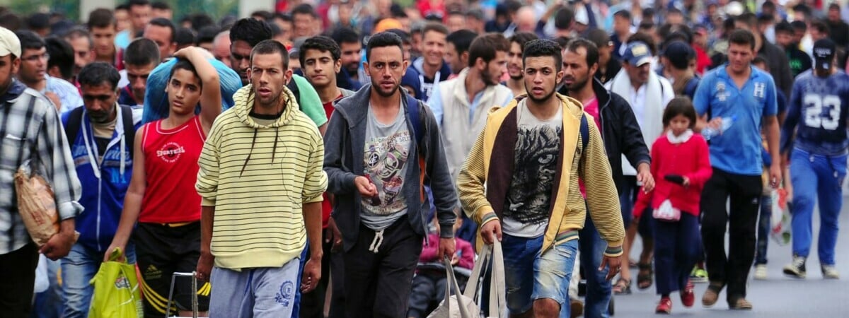 Венгрия пообещала всем нелегальным мигрантам выдавать «билет в один конец» до Брюсселя