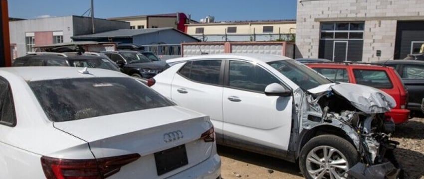 «Другой посредник посчитал на $1 500 меньше». Белорус хотел пригнать «биток», но удивился стоимости доставки