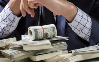 Сколько долларовых миллиардеров умерли в 2023 году