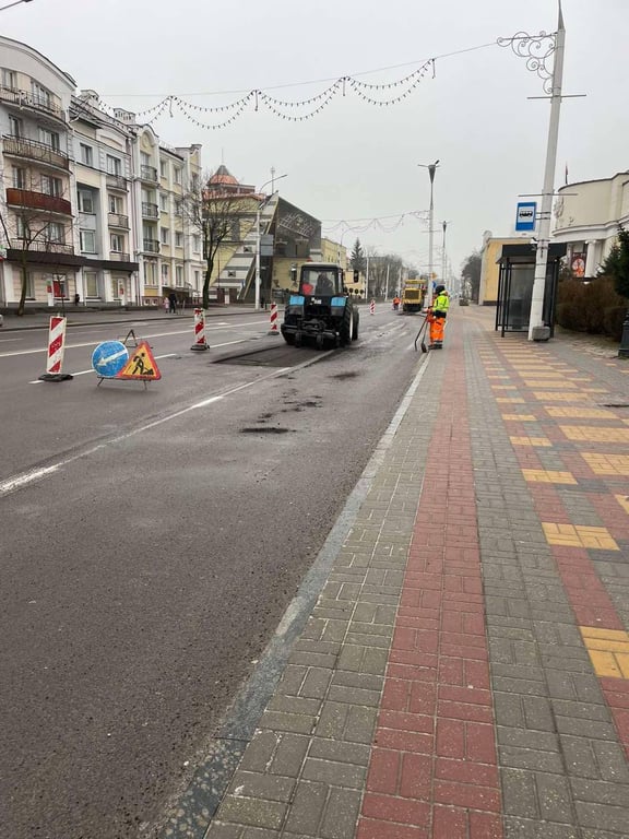 На городских дорогах ремонтные работы ведутся без выходных