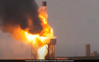 Ракетный двигатель взорвался во время испытательного запуска на новом космодроме Великобритании.