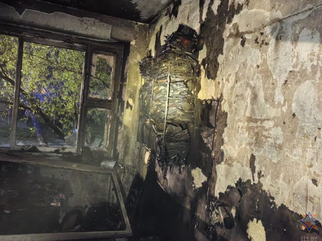 В Бресте горела квартира: работники МЧС спасли хозяйку