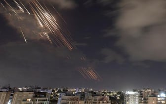 Иран устроил ракетную атаку на Израиль