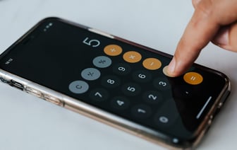 Число заявок на убежище в Германии за год упало на 30%