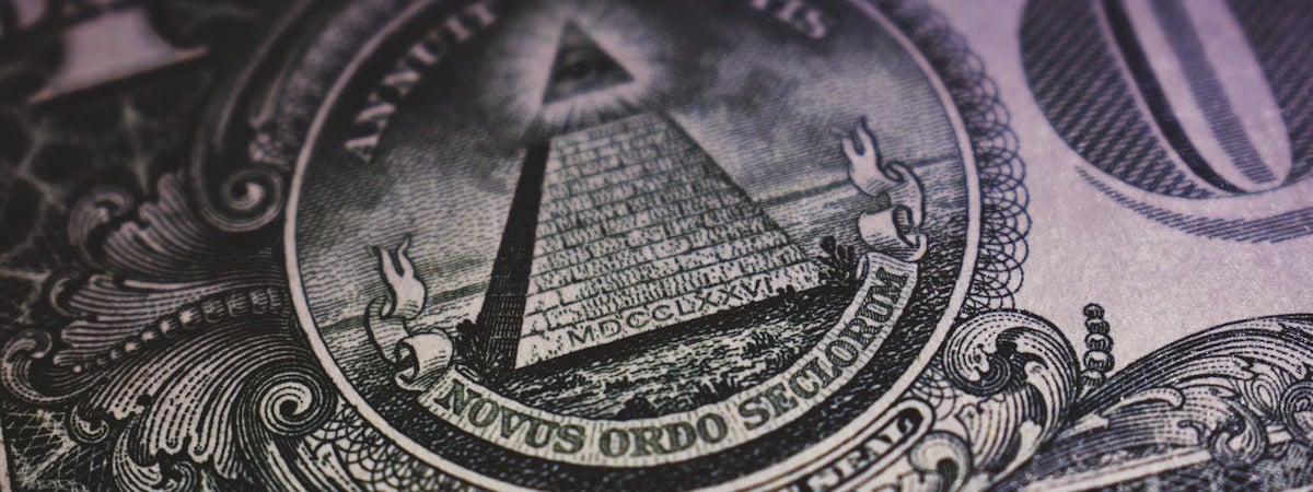 Мошенники выманили у двух минчан 400 тысяч рублей, сказав, что их данные украли другие мошенники