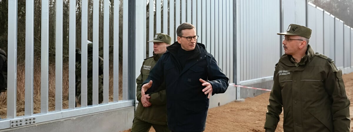 «Дырявая, как решето?» – Глава МВД Польши описал, как решили укреплять стену на границе с Беларусью