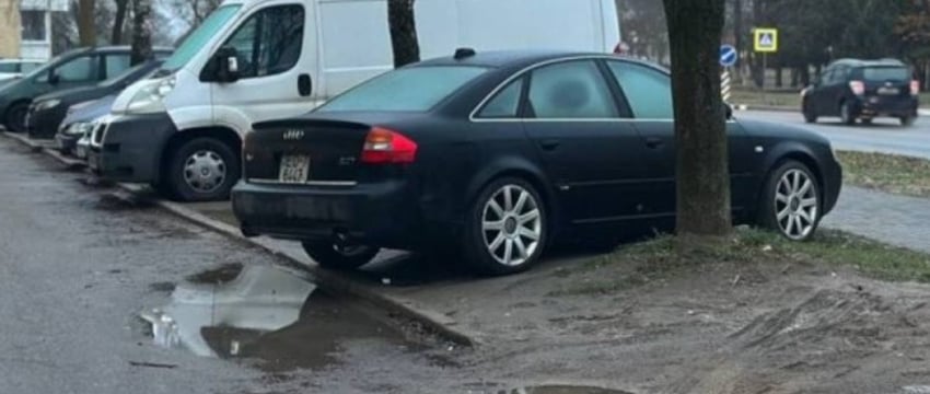 Белорус пожаловался на отсутствие парковки во дворе. Что ему ответили?