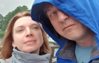 «Наша Ніва»: Супруг журналистки в изгнании имеет паспорт прикрытия, который выдают спецслужбы. Муж и жена ответили на обвинения