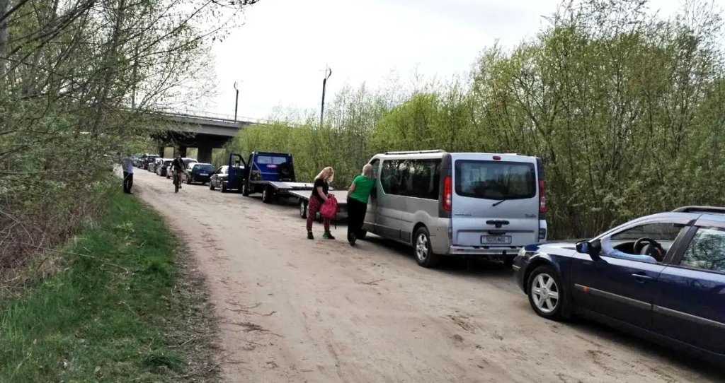 Как торгуют местами в очереди на границе Беларуси с Польшей