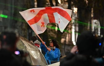 В Грузии прошла масштабная акция протеста. На ней Зурабишвили объявила о создании "платформы сопротивления"