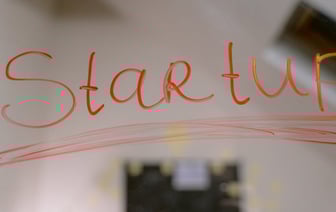 Alphabet до конца года начнет испытание разработанных ИИ лекарств