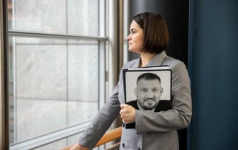 «Час забыць выраз „слабы пол“». Светлана Тихановская поздравила беларусок с 8 марта
