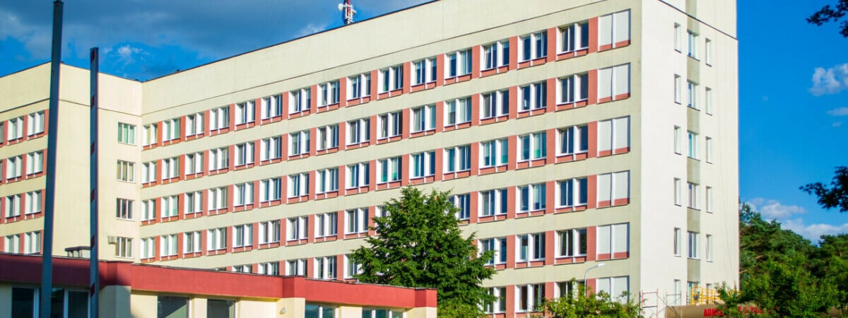В Бресте 14 школьников попали в больницу с симптомами острой кишечной инфекции. Что известно?