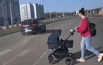Водителя привлекли к ответственности за такой проезд пешеходного перехода. Видео