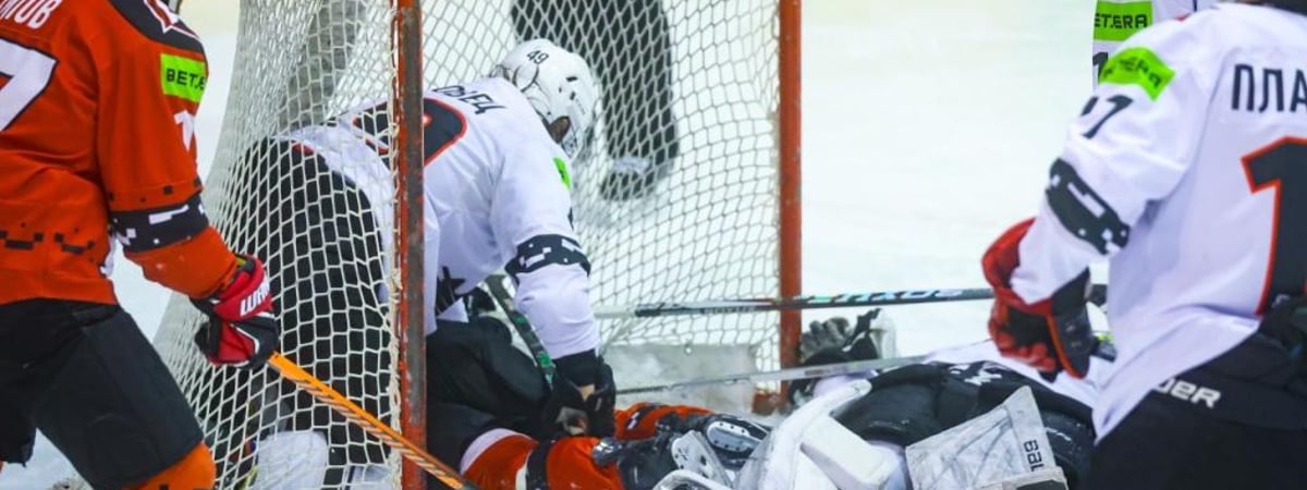 Хоккеисты обыграли «Авиатор», а футболисты одержали вторую победу в Бресте