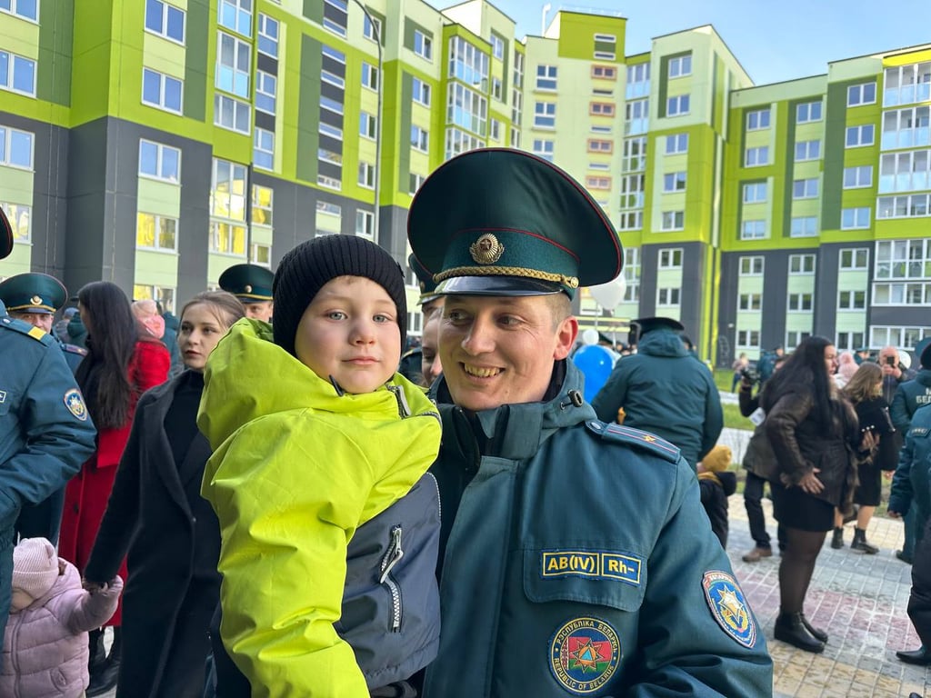 В Бресте 100 спасателей получили ключи от арендного жилья