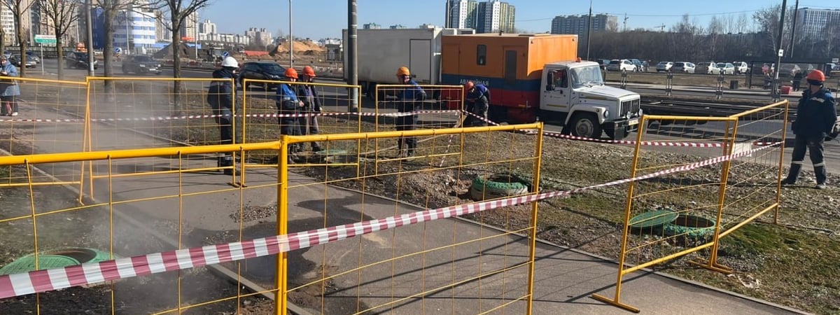 Жителей одного района Минска предупредили о перебоях с отоплением из-за повреждения теплосети — Видео