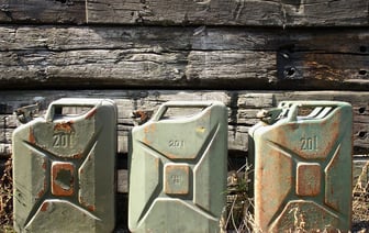 За продажу российского топлива житель Толочинского района попал под суд