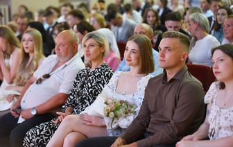 В Гомеле выпускникам политеха вручили дипломы. Красных – 29