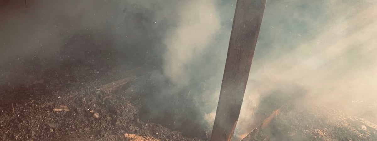 В Слонимском районе мужчина сжигал мусор и лишился сарая