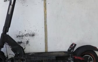 В одной из столичных квартир в ночное время загорелся электросамокат