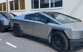 Задержаны две Tesla Cybertruck в Литве: контрабанда электромобилей