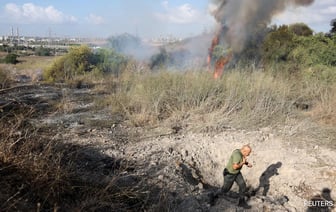 Хуситы, поддерживаемые Ираном, впервые нанесли удар по Израилю баллистической ракетой.