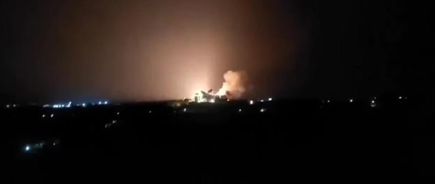 США и Великобритания ударили по столице Йемена Сане