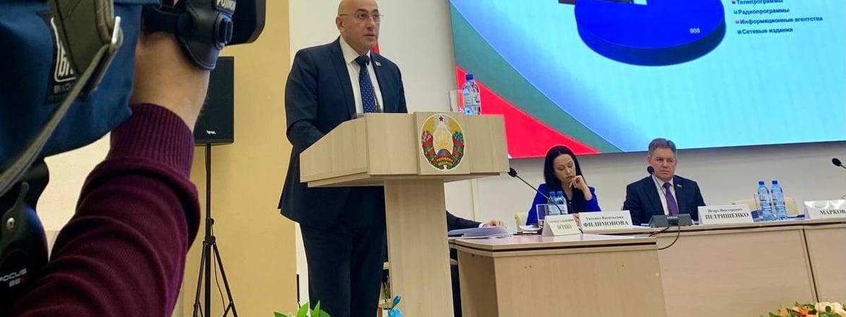 «Колоссальная цифра» — Министр информации Марков отчитался о росте аудитории белорусских госСМИ и уровня доверия к ним