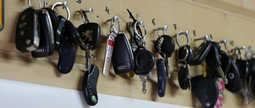 Год после отмены счетов-справок. Что сейчас происходит на авторынке?