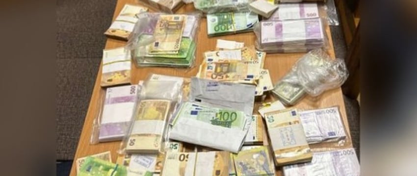 Продолжение истории о 760 тысячах евро, выброшенных из окна. Курьера осудили