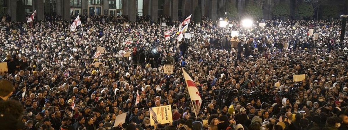 Слишком глубокий кризис. Есть ли выход из противостояния в Грузии