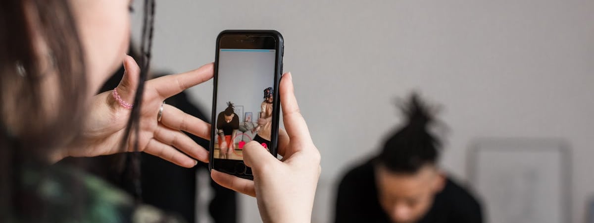 «А так можно было?» — В белорусском магазине заметили на прилавках прокисшее молоко по скидке