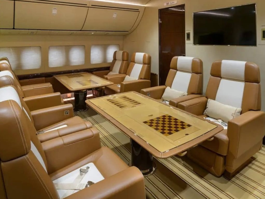 Как выглядит изнутри крупнейший личный самолет в мире
