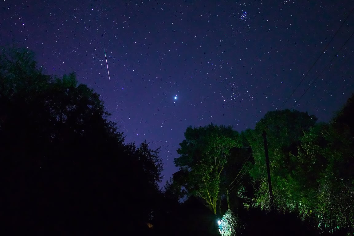 Персеиды и северное сияние в небе над Беларусью. Фото Сергея Серебро