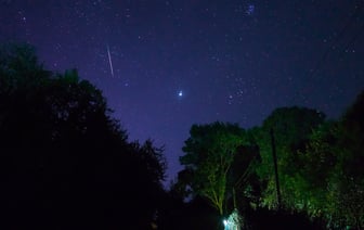 Космическая красота не покидает Беларусь . Фото Персеид и Авроры