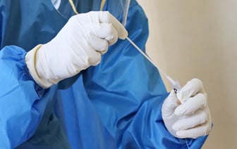Ковид по-прежнему убивает 1700 человек в неделю по всему миру: ВОЗ