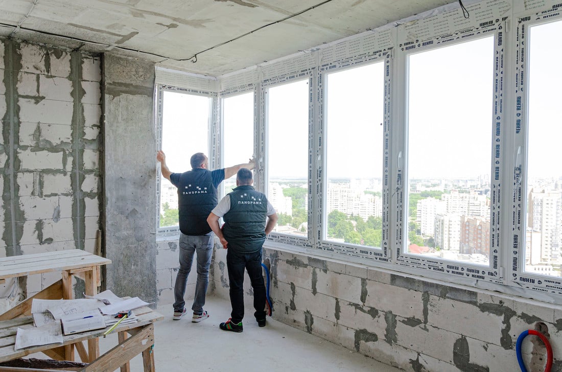 Взяли и прорубили новые окна в многоэтажке. А так можно было?