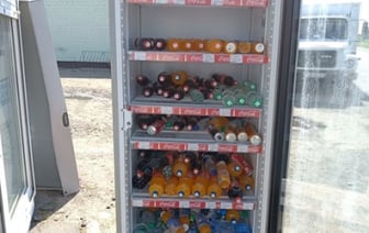 В Столинском районе взломали уличный холодильник. Кто это сделал?