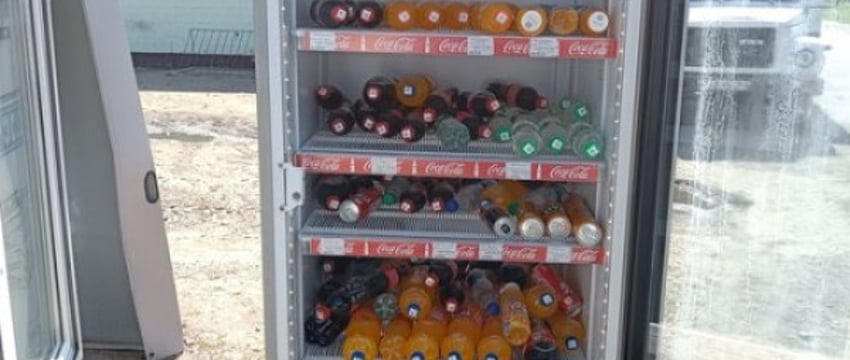 В Столинском районе взломали уличный холодильник. Кто это сделал?