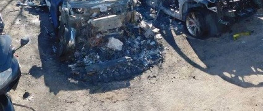 Пожар у СТО под Минском: шесть Tesla и один Porsche сгорели