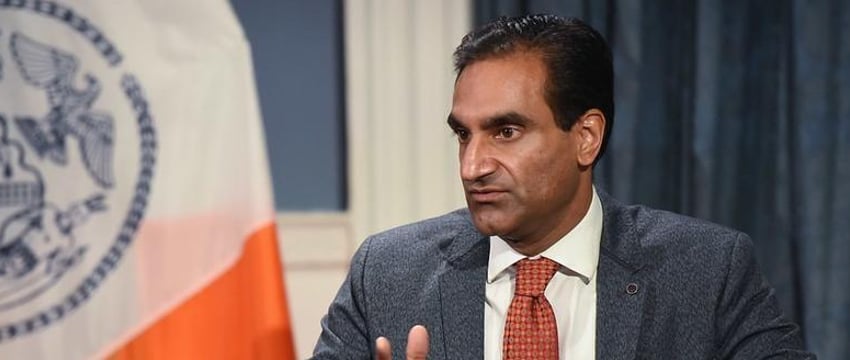 Экс-помощник мэра Нью-Йорка по COVID посещал оргии в разгар пандемии