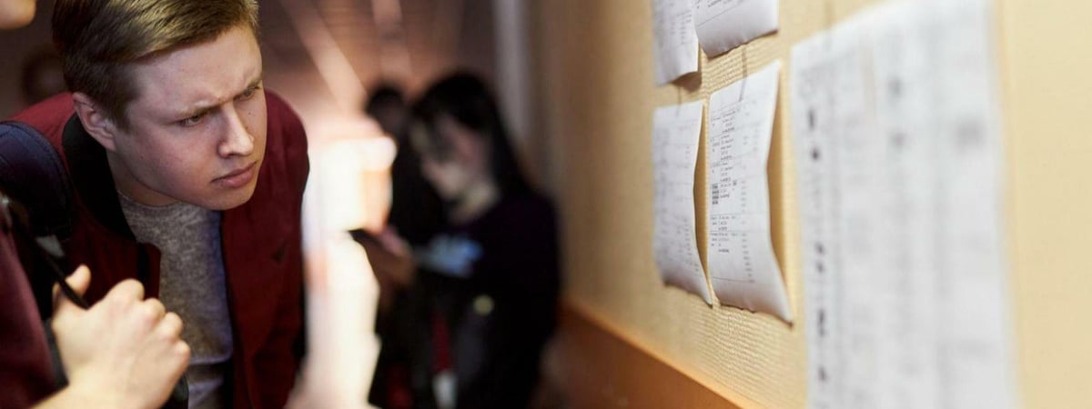 Суд в Могилеве разрешил выпускнику не выплачивать деньги за неотработанное распределение. Это как?