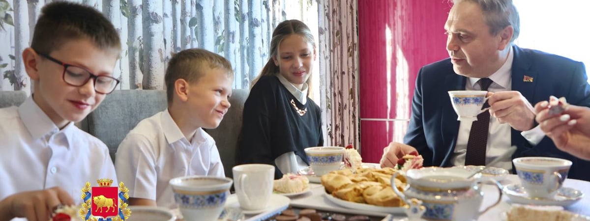 Владимир Караник побывал в гостях у лучшей семьи Беларуси