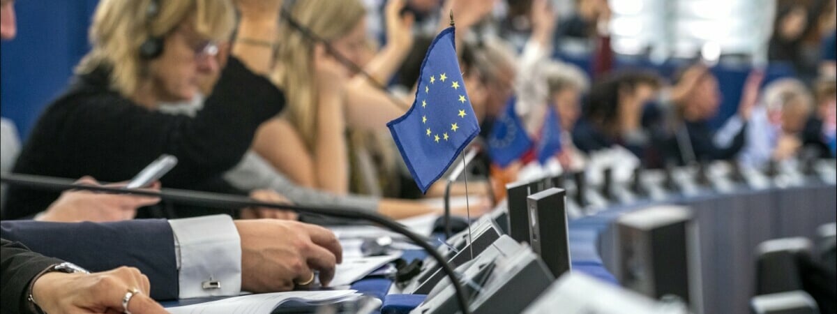 Европарламент одобрил Украине кредит в 35 млрд евро, который будут погашать за счёт замороженных российских активов