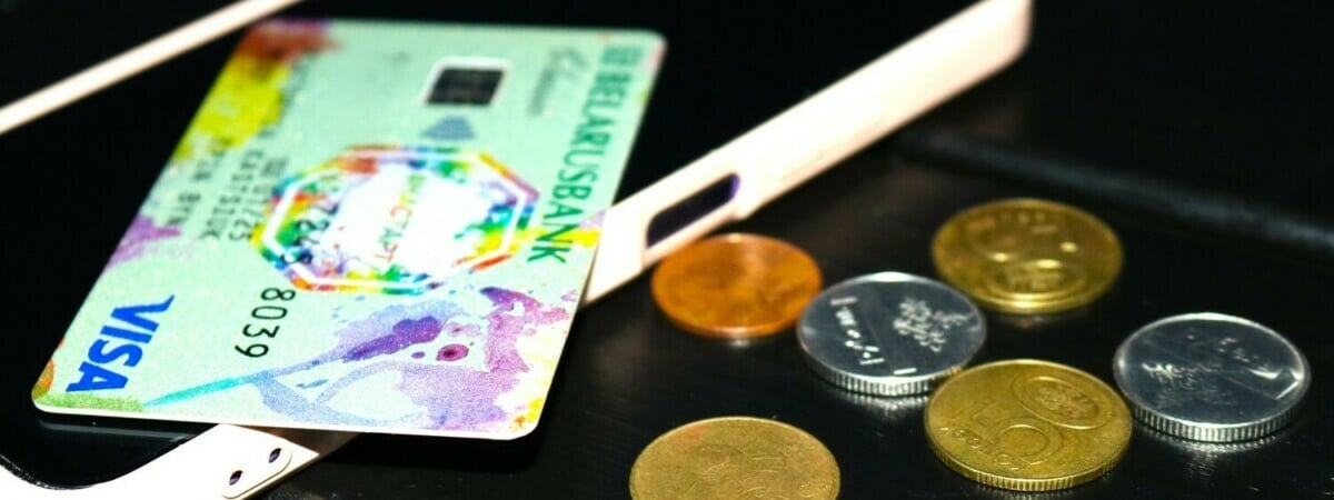 Может ли на карте образоваться минус после списания долгов? Адвокат ответил белорусам — Полезно