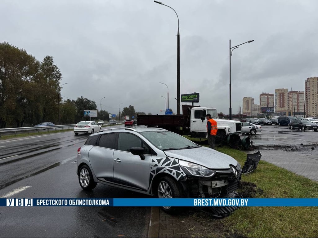 В Бресте водитель не уступил дорогу и столкнулся с ГАЗом