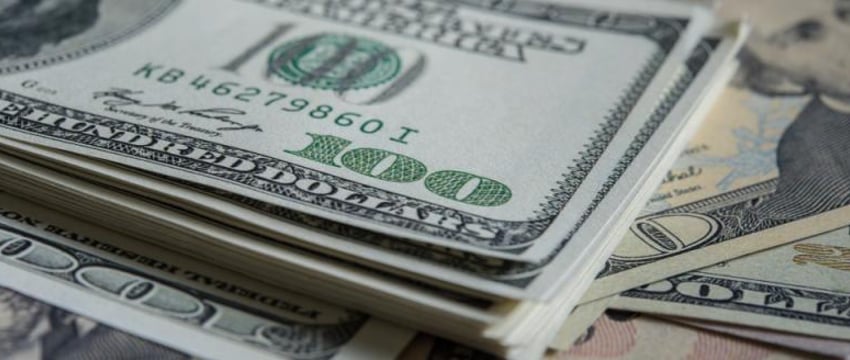 Нацбанк Беларуси опроверг слухи о запрете на доллары старого образца